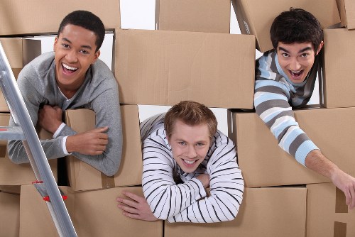 Moving van service for homes in Muswell Hill